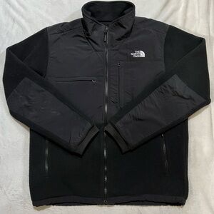 *SOLD* The North Face Men's Black Denali Fleece Polartec Jacket